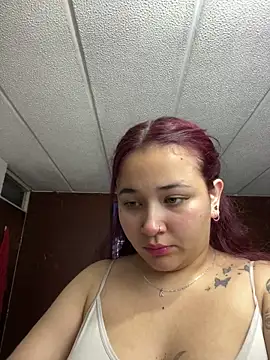 Leakitten online show from 12-17-25, 01:43