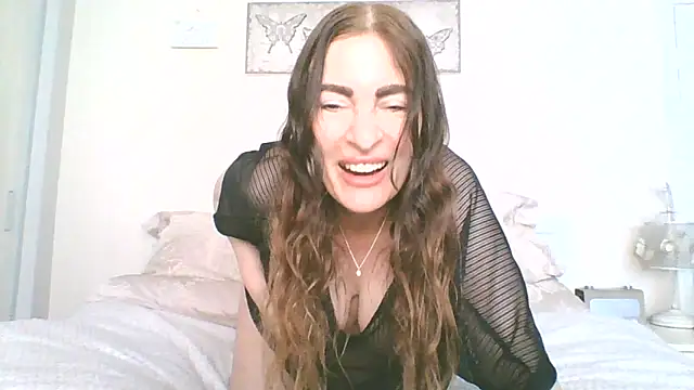Snapshot of EllaKent chatting on 05-22-26, 02:48 EllaKent online show from 05-22-26, 02:48