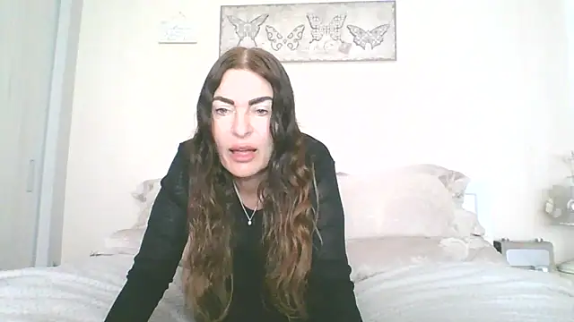 Snapshot of EllaKent chatting on 05-16-26, 01:43 EllaKent online show from 05-16-26, 01:43