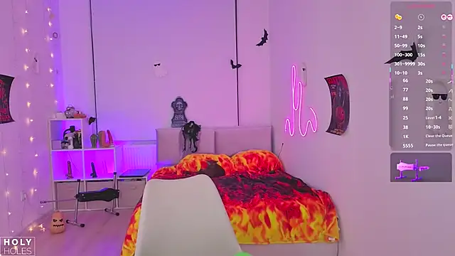 bananasgirl online show from 10-31-25, 05:31