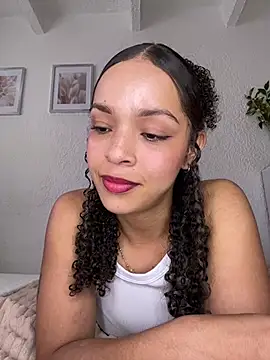 Snapshot of Yasmin777_ chatting on 07-15-26, 06:26 Yasmin777 online show from 07-15-26, 06:26