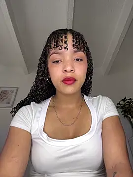 Snapshot of Yasmin777_ chatting on 06-18-26, 08:47 Yasmin777 online show from 06-18-26, 08:47