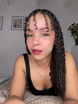 Snapshot of Yasmin777_ chatting on 06-15-26, 09:14 Yasmin777 online show from 06-15-26, 09:14