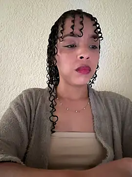Snapshot of Yasmin777_ chatting on 06-24-26, 11:02 Yasmin777 online show from 06-24-26, 11:02