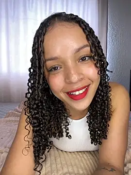 Snapshot of Yasmin777_ chatting on 09-18-25, 09:07 Yasmin777 online show from 09-18-25, 09:07