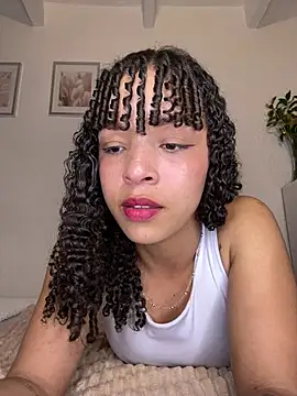 Snapshot of Yasmin777_ chatting on 07-14-26, 11:33 Yasmin777 online show from 07-14-26, 11:33