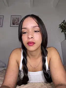 Snapshot of Yasmin777_ chatting on 06-20-26, 10:37 Yasmin777 online show from 06-20-26, 10:37