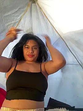 Snapshot of Issafoxx chatting on 04-01-26, 12:50 Issafoxx online show from 04-01-26, 12:50