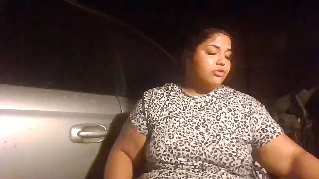 Snapshot of 1n0nlythroat chatting on 07-05-26, 04:19 1n0nlythroat online show from 07-05-26, 04:19