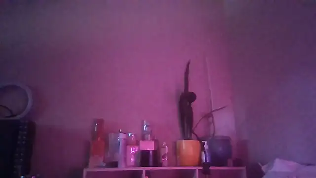 Snapshot of 1n0nlythroat chatting on 07-09-26, 12:33 1n0nlythroat online show from 07-09-26, 12:33