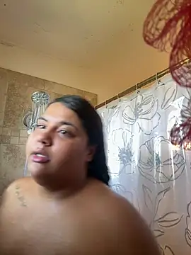 Snapshot of 1n0nlythroat chatting on 06-29-26, 11:26 1n0nlythroat online show from 06-29-26, 11:26