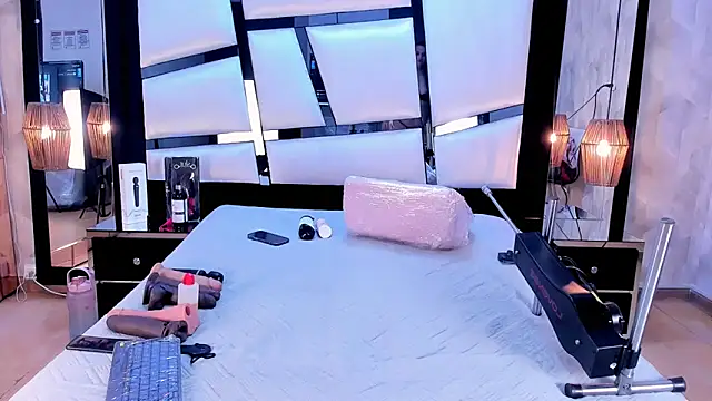 JuliaDavis 1 online show from 10-27-25, 03:51