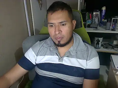 Doggo05 online show from 10-15-25, 02:32