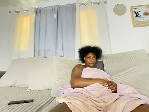 Snapshot of Bleuk chatting on 04-02-26, 06:03 Bleuk online show from 04-02-26, 06:03