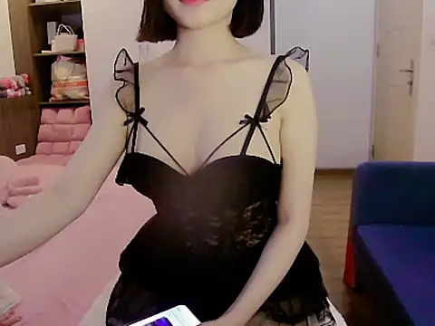 Hollara love online show from 10-16-25, 01:08
