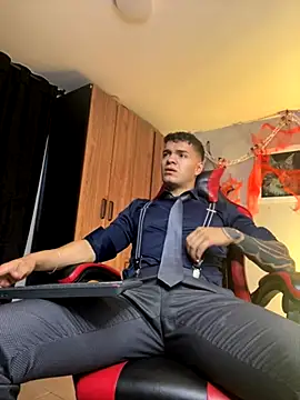 ALPHA DOMINUS  online show from 10-23-25, 04:33