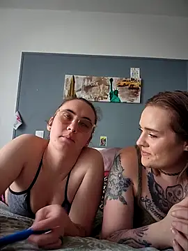 AndHerXO online show from 02-26-26, 01:44