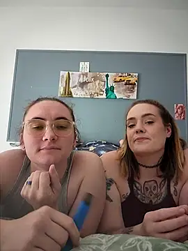 AndHerXO online show from 05-15-26, 04:05