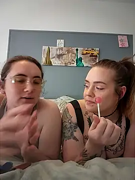 AndHerXO online show from 06-03-26, 02:33