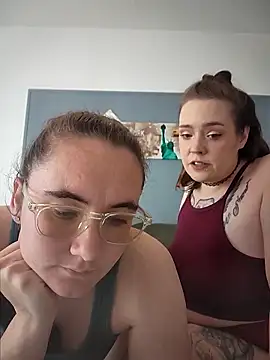 AndHerXO online show from 04-19-26, 01:45