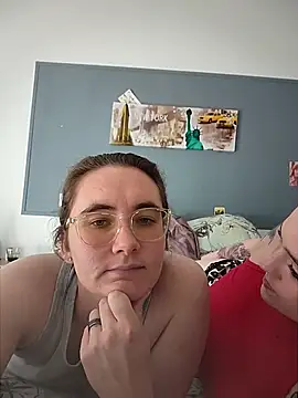 AndHerXO online show from 04-15-26, 03:38