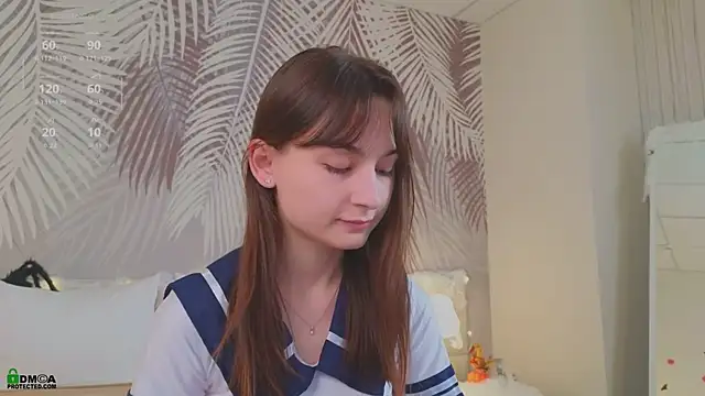 LolaPrise online show from 10-29-25, 01:37