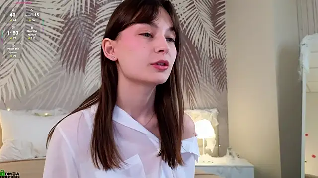 Snapshot of LolaPrise chatting on 10-20-25, 01:51 LolaPrise online show from 10-20-25, 01:51