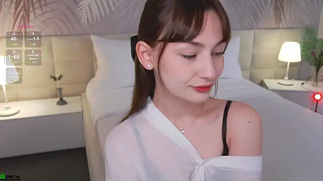 Snapshot of LolaPrise chatting on 09-28-25, 01:34 LolaPrise online show from 09-28-25, 01:34