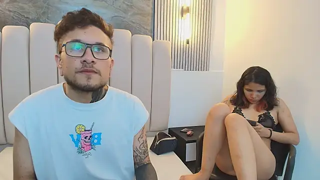 RavenandCody online show from 10-04-25, 03:52