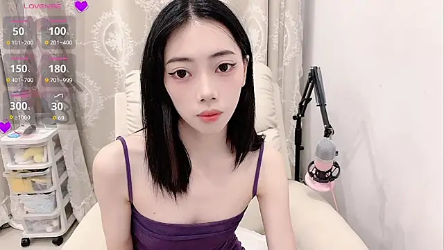 Snapshot of tuantuanle chatting on 06-27-26, 03:51 tuantuanle online show from 06-27-26, 03:51