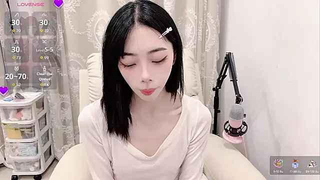 Snapshot of tuantuanle chatting on 06-25-26, 03:28 tuantuanle online show from 06-25-26, 03:28