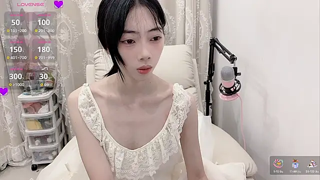 tuantuanle online show from 04-12-26, 03:04