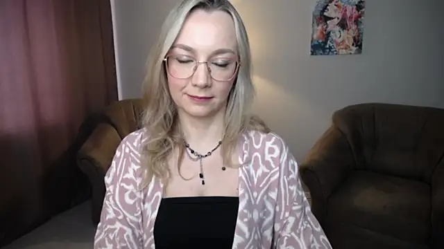 Snapshot of Ava_Elior chatting on 05-08-26, 10:52 Ava Elior online show from 05-08-26, 10:52