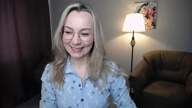 Snapshot of Ava_Elior chatting on 04-21-26, 11:39 Ava Elior online show from 04-21-26, 11:39