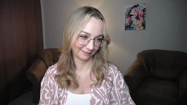 Snapshot of Ava_Elior chatting on 06-18-26, 11:37 Ava Elior online show from 06-18-26, 11:37