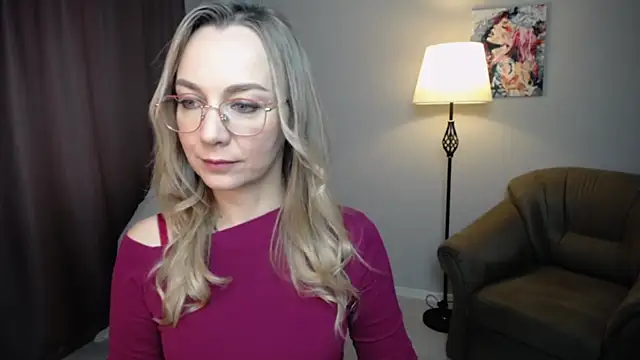 Ava Elior online show from 10-31-25, 10:45