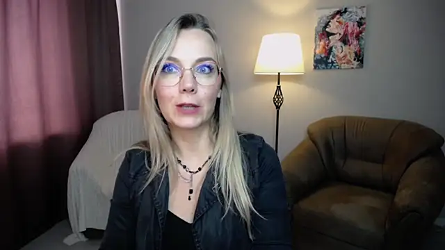 Ava Elior online show from 09-10-25, 12:15