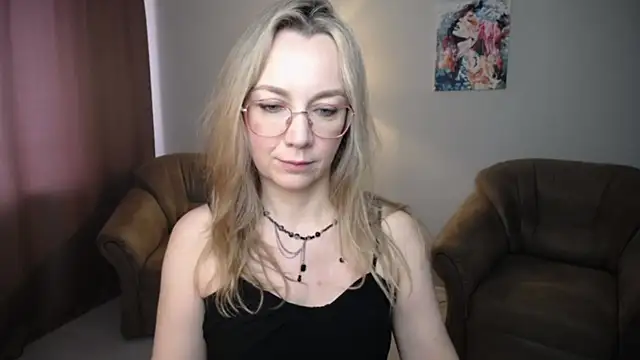 Snapshot of Ava_Elior chatting on 06-21-26, 11:38 Ava Elior online show from 06-21-26, 11:38