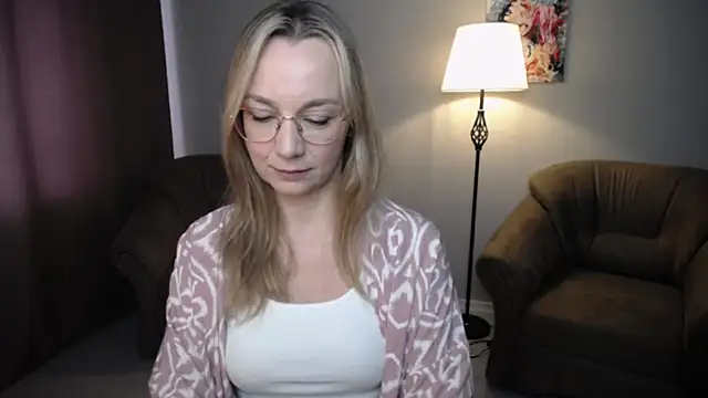 Snapshot of Ava_Elior chatting on 06-28-26, 11:05 Ava Elior online show from 06-28-26, 11:05