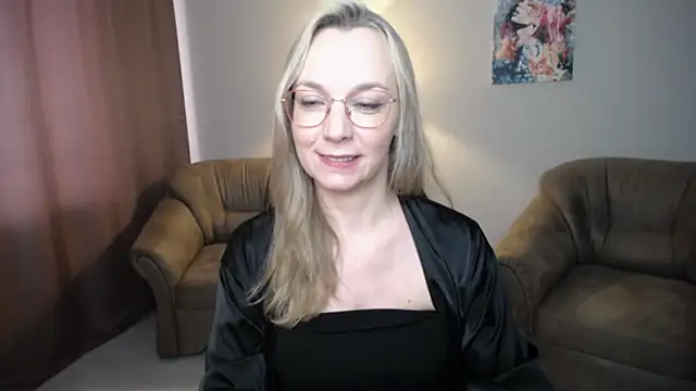 Snapshot of Ava_Elior chatting on 07-06-26, 03:03 Ava Elior online show from 07-06-26, 03:03