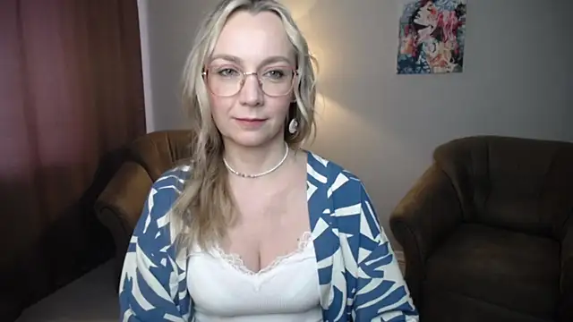 Snapshot of Ava_Elior chatting on 06-07-26, 12:10 Ava Elior online show from 06-07-26, 12:10
