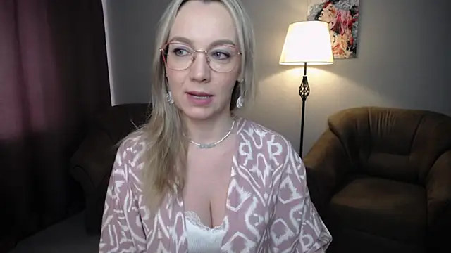 Snapshot of Ava_Elior chatting on 04-18-26, 11:23 Ava Elior online show from 04-18-26, 11:23