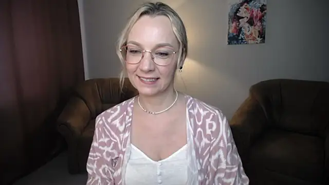 Snapshot of Ava_Elior chatting on 07-05-26, 11:39 Ava Elior online show from 07-05-26, 11:39