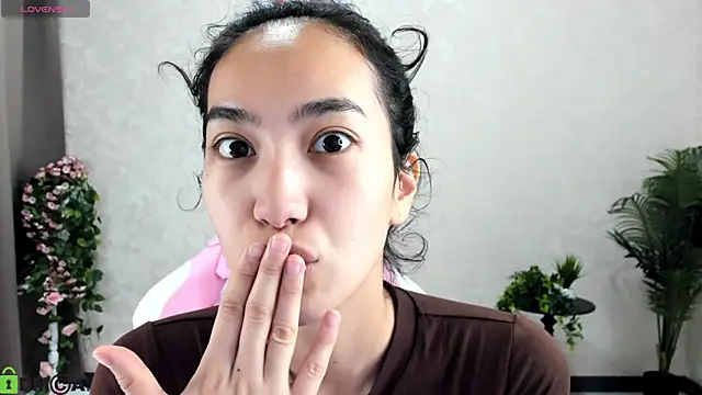 FlirtyAura online show from 10-24-25, 01:48