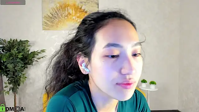 FlirtyAura online show from 04-24-26, 03:41