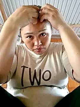 Snapshot of LanAnh-Lovely66 chatting on 09-15-25, 02:12 LanAnh-Lovely66 online show from 09-15-25, 02:12