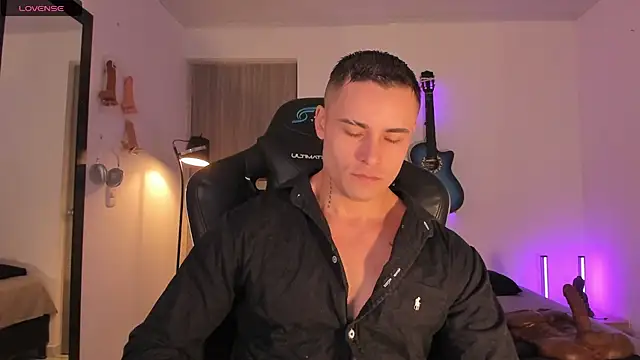 Snapshot of connorsmiith chatting on 07-11-26, 12:38 connorsmiith online show from 07-11-26, 12:38