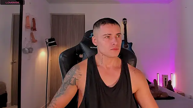 Snapshot of connorsmiith chatting on 07-09-26, 11:53 connorsmiith online show from 07-09-26, 11:53