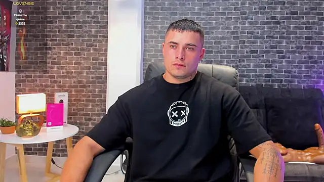 connorsmiith online show from 09-10-25, 01:04