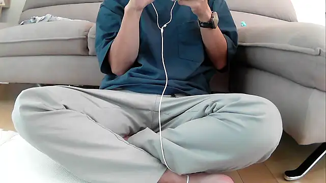 Snapshot of kyoron chatting on 06-20-26, 04:06 kyoron online show from 06-20-26, 04:06